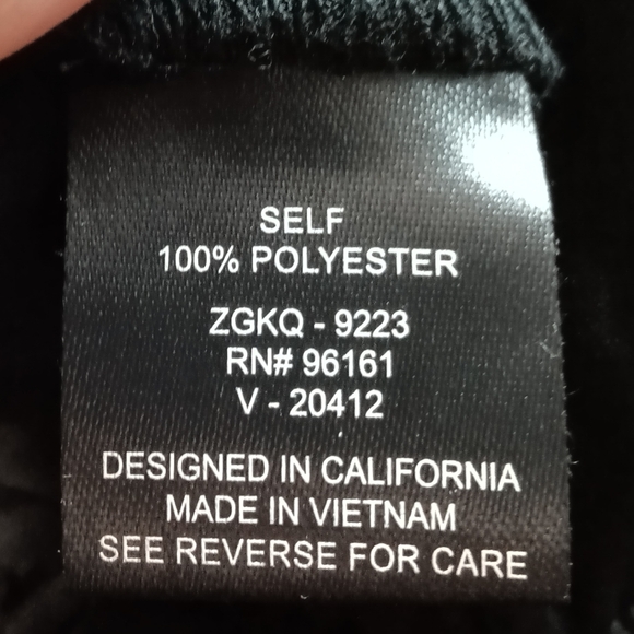 New Black Sleeveless Jumpsuit - Picture 3 of 10